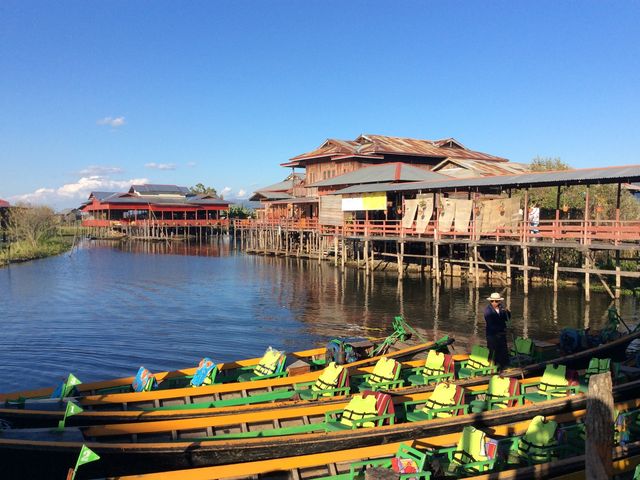 To spend a perfect weekend on Inle Lake.