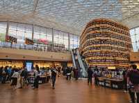 The magnificient Starfield Library at COEX