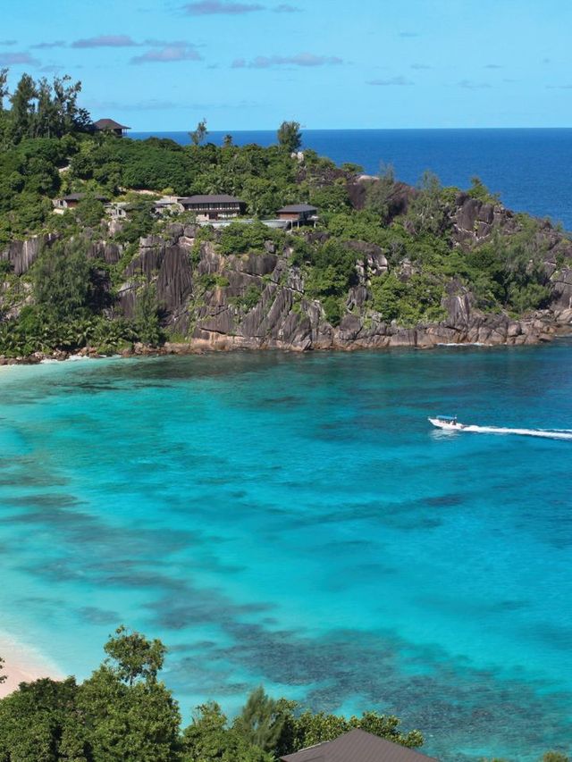 🌴 Seychelles Serenity: Four Seasons Resort Bliss 🌅