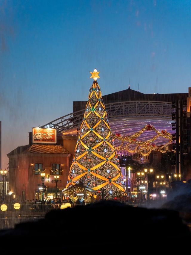 Experience the Magic of Christmas at Universal Studios Beijing