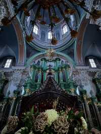 Let’s uncover the greatness in these pink churches in Vilnius