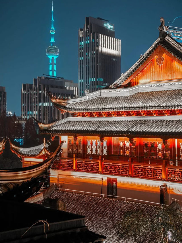 Yu Garden is brilliantly illuminated.