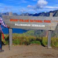 Hiking up Mount Rinjani, Indonesia 🇮🇩🥾⛰️