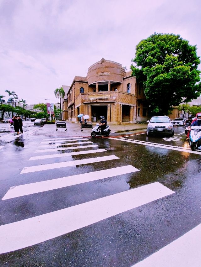 台南市立美術館二館——藝術與建築的完美結合