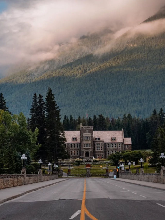 Walking and Shopping on Banff Avenue