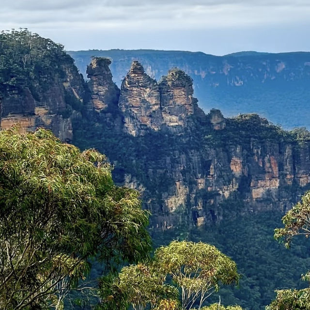 Lost in Nature’s Glory - Exploring the Majestic Blue Mountains National Park!