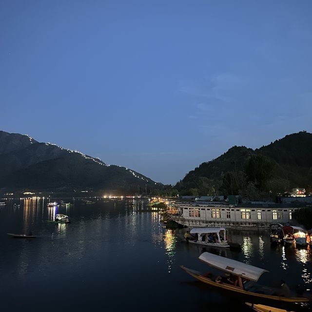 Once in a life time in Dal lake 