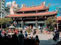 วัดหลงซาน (Longshan Temple)