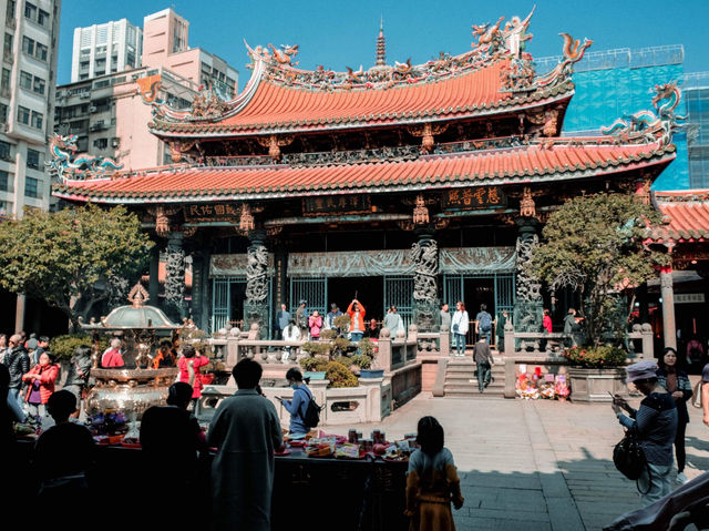 วัดหลงซาน (Longshan Temple)