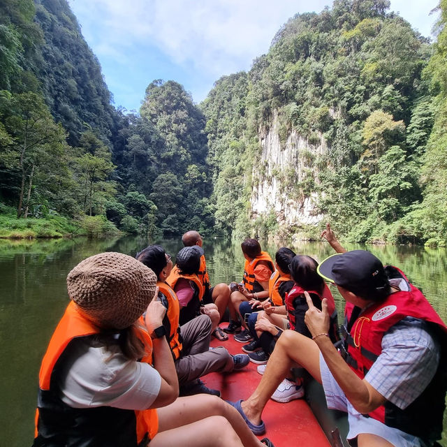 Mirror, Mirror on the Lake: Tasik Cermin Ipoh Mesmerizes!