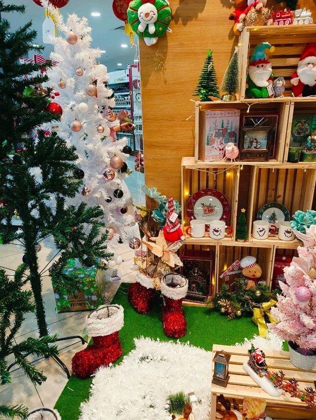 Christmas Vibes Everywhere at Mr.DIY 