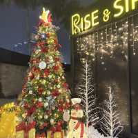 A Cozy Family Dinner at Rise & Sip Cafe 🎄