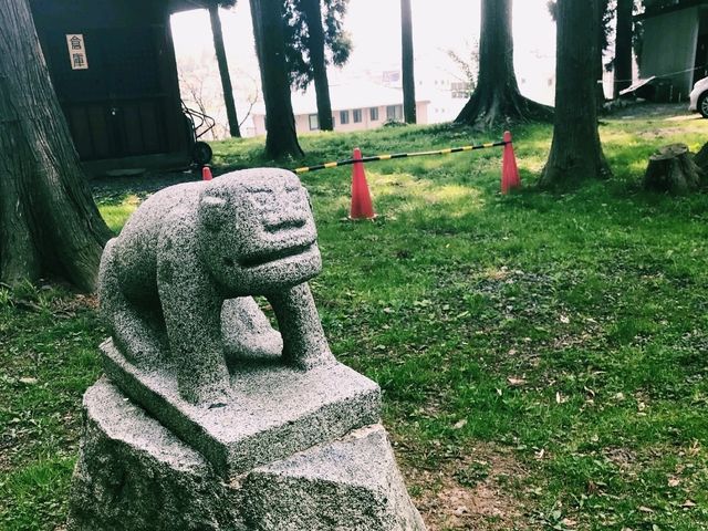 【盛岡天満宮】坂の先に待つかわいい狛犬たち