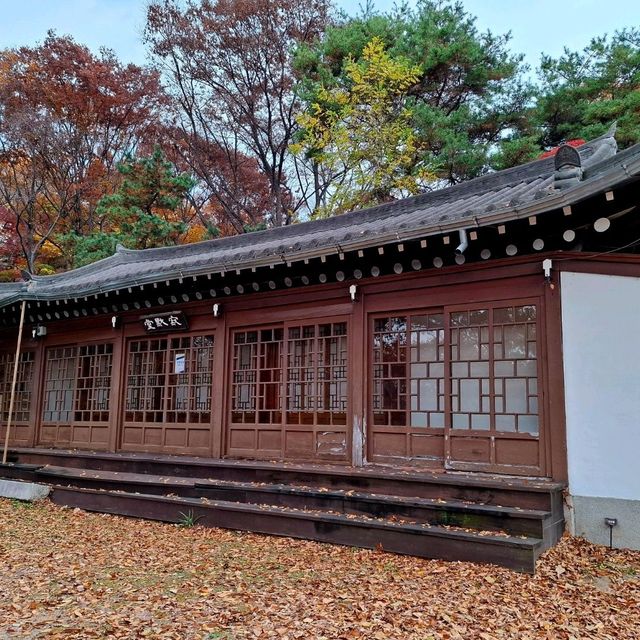 11中旬的首爾吉祥寺，令人平靜的寺廟