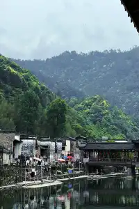 你不愧是方文山筆下的天青色等煙雨