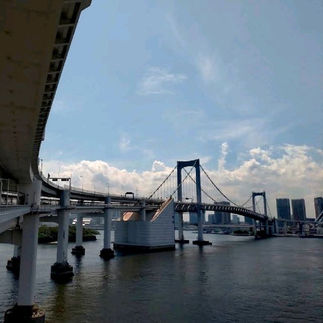 東京海上神奇鐵柱～彩虹橋