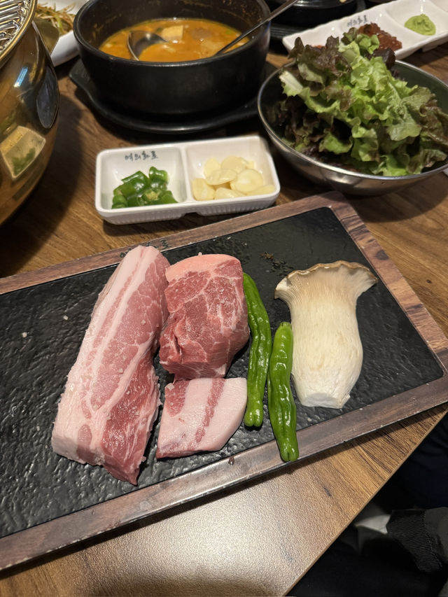 【韓国旅行】ソウル汝矣島／肉好き必見！行列必須のサムギョプサル店