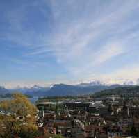 เดินเล่นกันบนกำแพงเมืองเก่า Luzern 