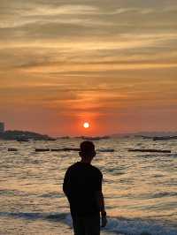 Pattaya Beach: Stunning Sunsets and Relaxing Vibes