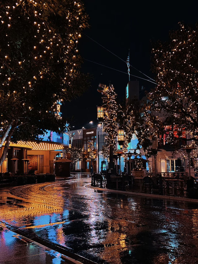 Glendale Glistens: A Christmas Wonderland in the Heart of California