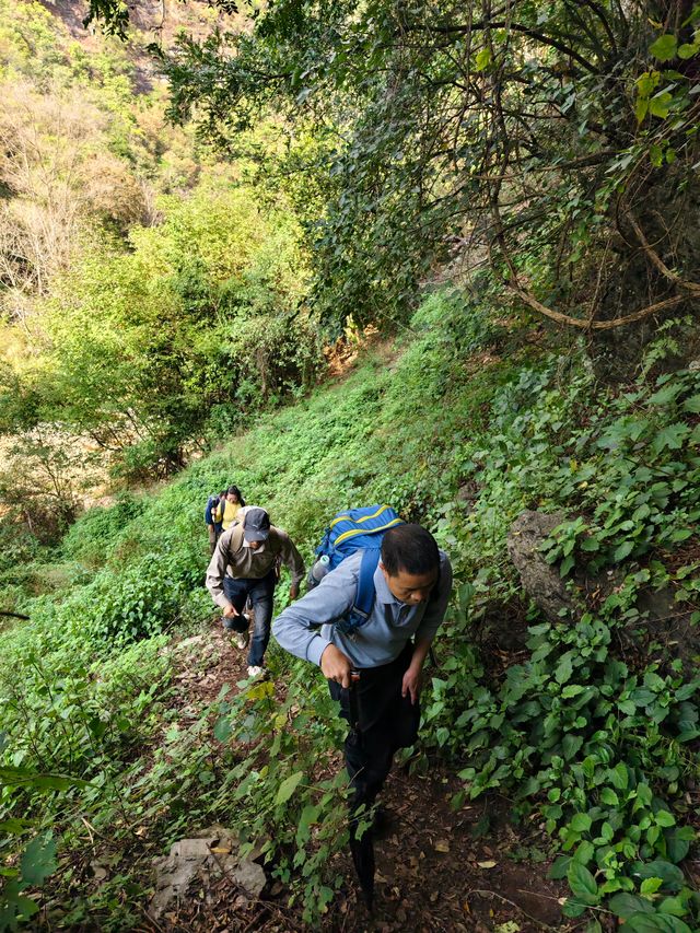 宜良月亮谷行山打卡。