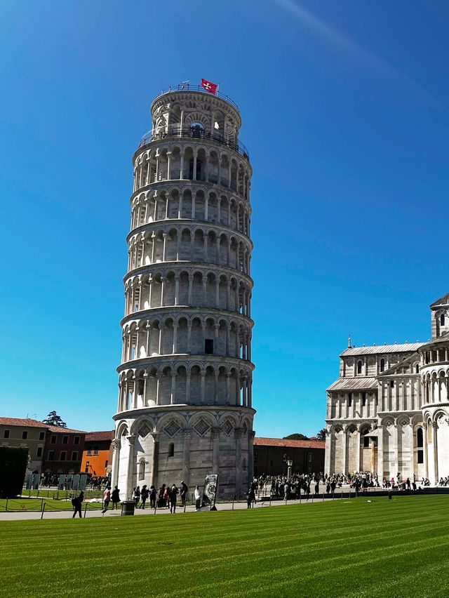 Leaning tower of Pisa: the bell tower