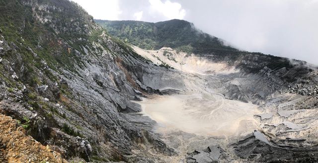 獨特火山體驗！玩轉印尼萬隆覆舟火山。