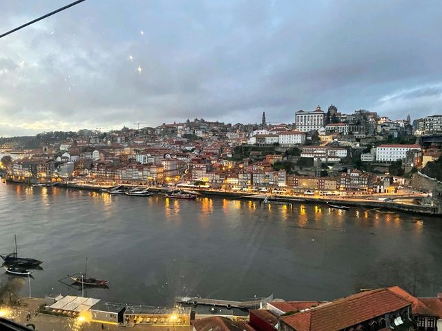 🇵🇹 Riding the Gaia Cable Car @ Porto