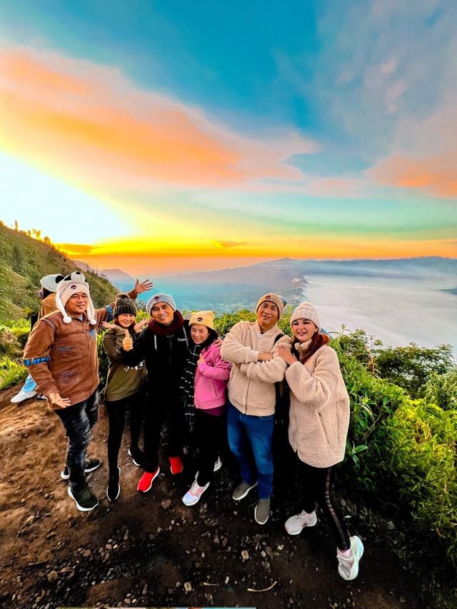 Spectacular Sunrise At Mt. Bromo⁉️🤩🌅