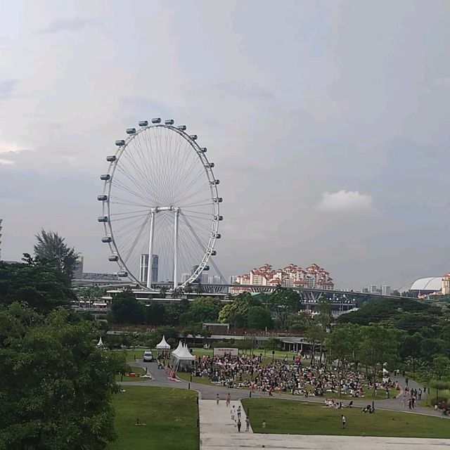 Sunset on Singapore Flyer