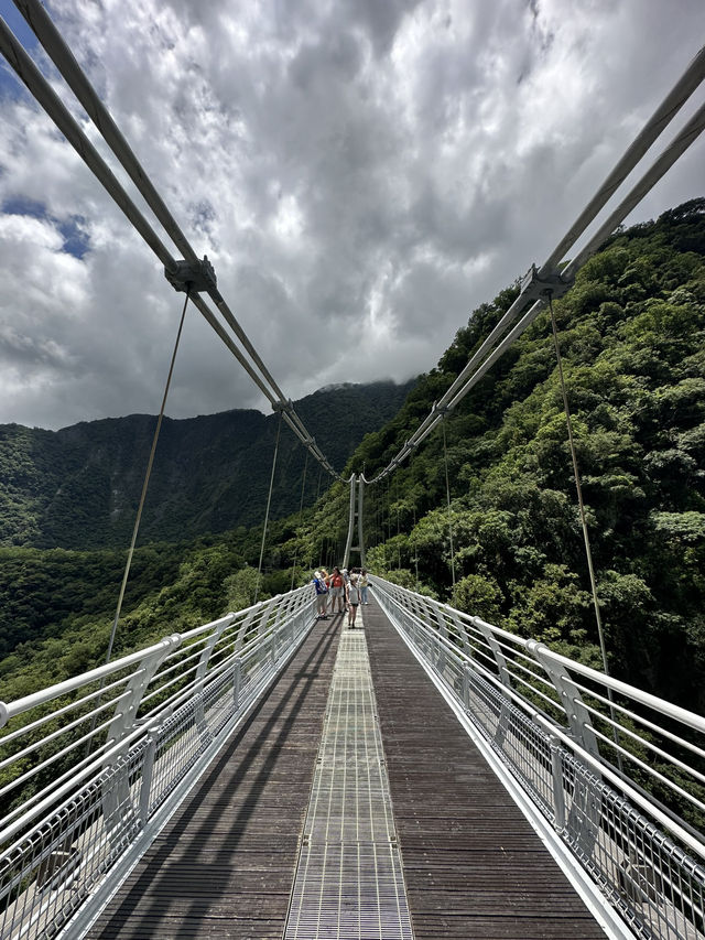 Cliffs, Caves, and Connections: A Solo Traveler’s Journey Through Hualien