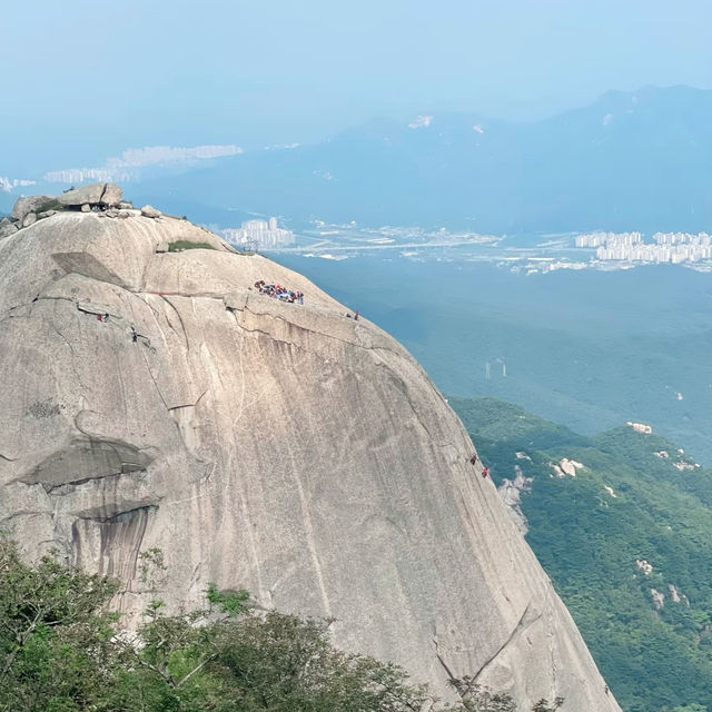 Conquering Bukhansan: A Hiker’s Paradise Above Seoul!