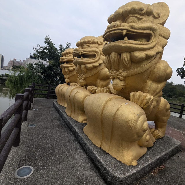 高雄金獅湖