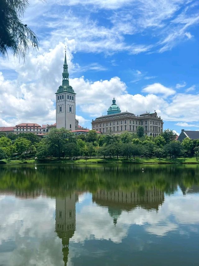 This is the live scene of Songshan Lake in Dongguan