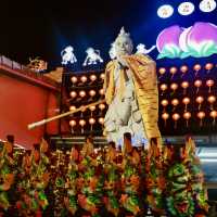 "Chinese New Year Festivities at Kek Lok Si Temple: Dragon Dances, Parades, and Fireworks"