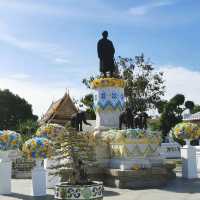 Walk Around Wat Arun 