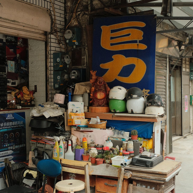 An Afternoon in Sleepy Chifeng Street