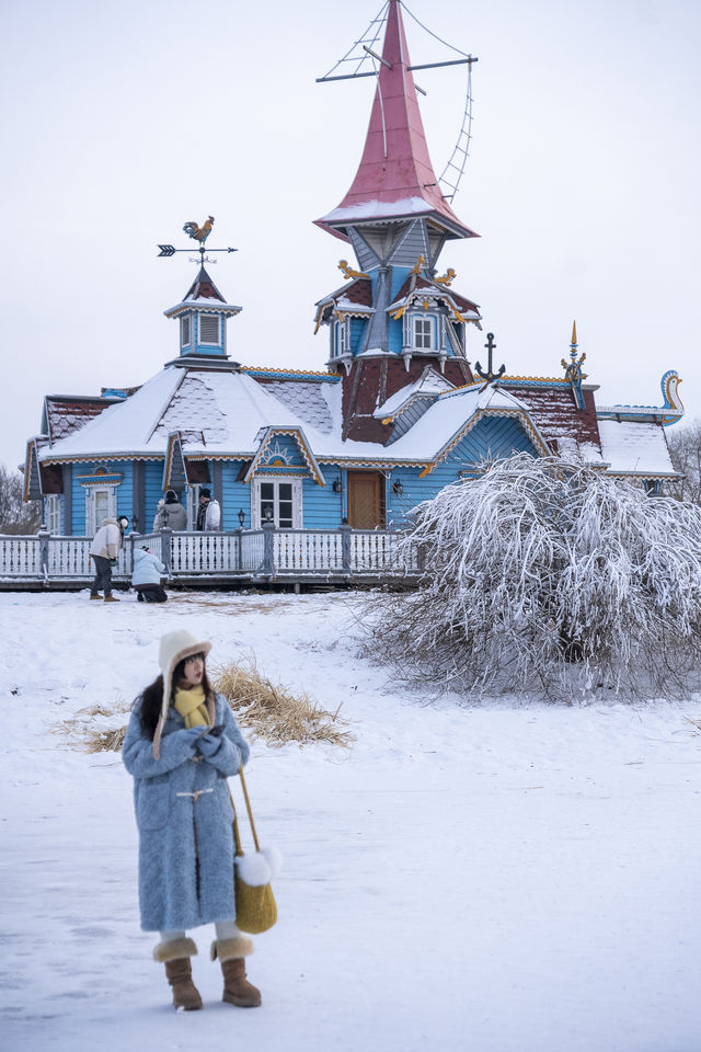 冬日童話冒險，體驗五層樓高的冰雪大滑梯