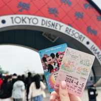 🏰✨🎠 Step into a World of Enchantment at Tokyo Disneyland! 🦆👹🍔