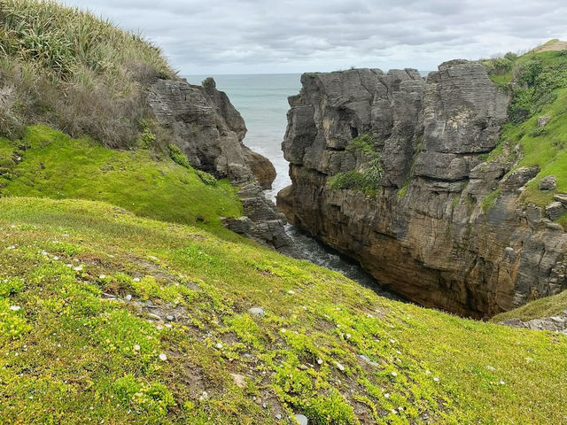 Exploring the Natural Wonder of Punakaiki Pancake Rocks and Blowholes