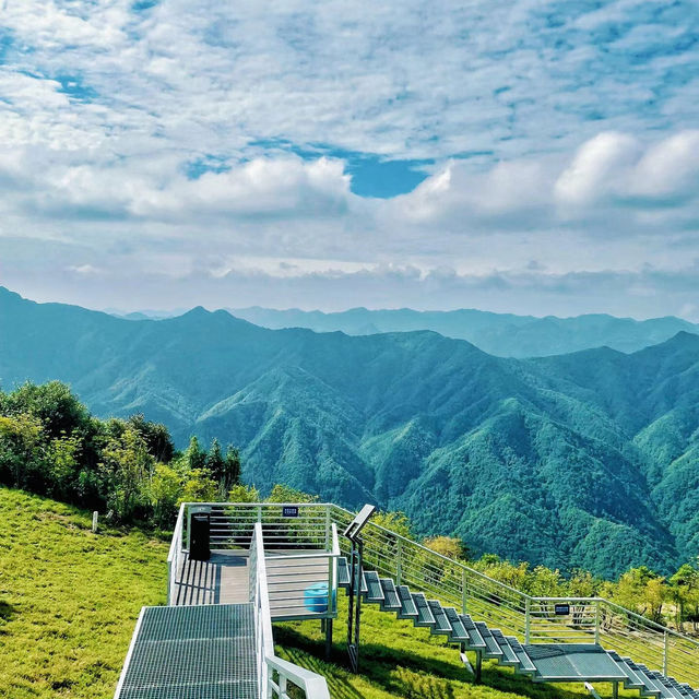 湖北宜昌五峰獨嶺雲頂｜解鎖天空上的夢幻仙境。