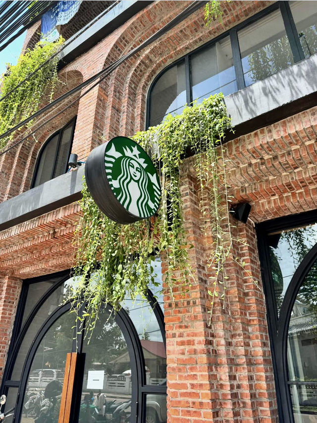 Starbucks Mekong Riverside in Vientiane🍰