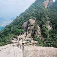 Conquering Bukhansan: A Hiker’s Paradise Above Seoul!