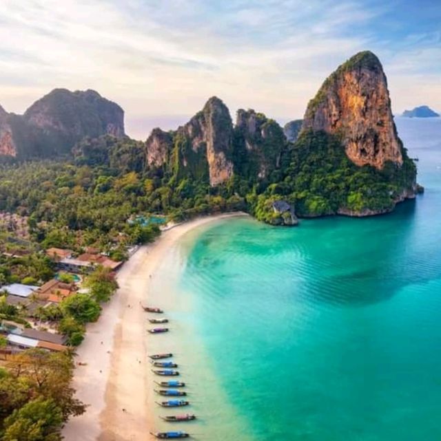 Phuket: The Pearl of the Andaman 🌴🌊