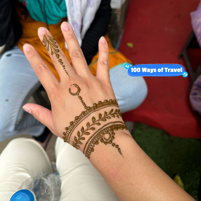 Henna Haven: A Jaipur Street Side Experience