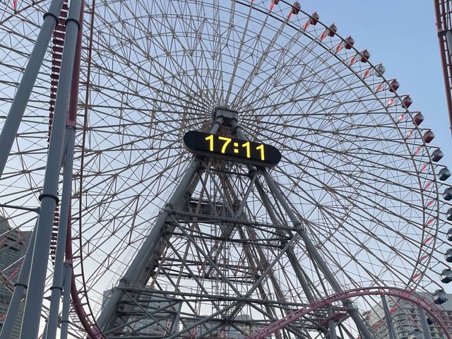 大きな観覧車が目印🎡よこはまコスモワールド