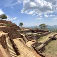 🦁 Conquer the Majestic Sigiriya Lion Rock 🏞️