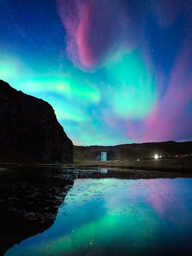 3 Reasons Why You Need to Go to Iceland and See the Aurora light