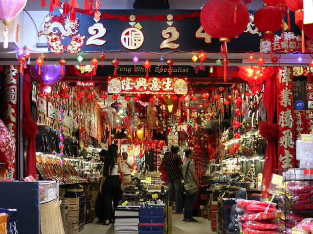 Experience the Magic of Chinatown at Night in Singapore