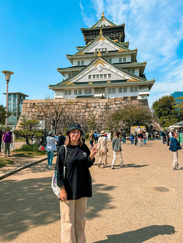 Osaka Castle is Breathtakingly Beautiful 🏯🇯🇵